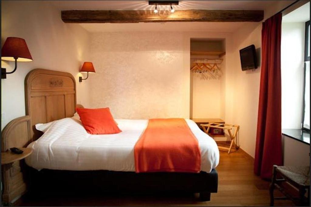 Hotel Le Saint Hadelin Celles  Room photo