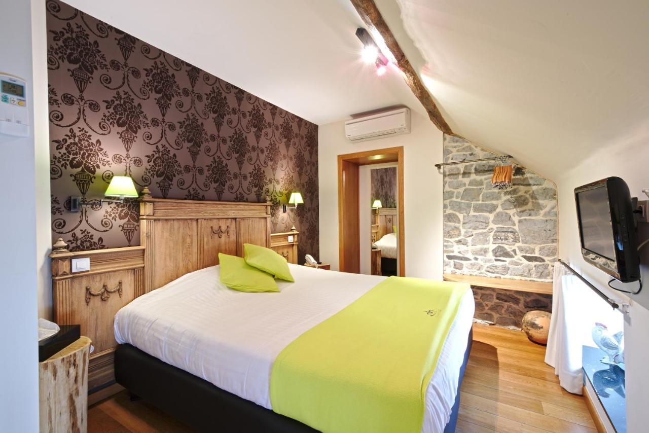 Hotel Le Saint Hadelin Celles  Exterior photo