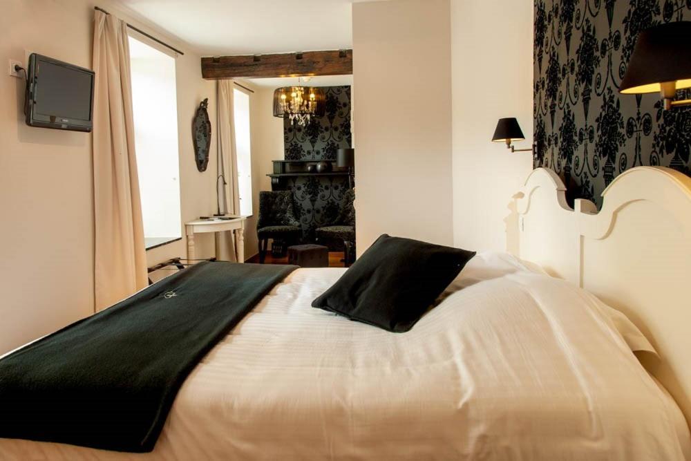 Hotel Le Saint Hadelin Celles  Exterior photo